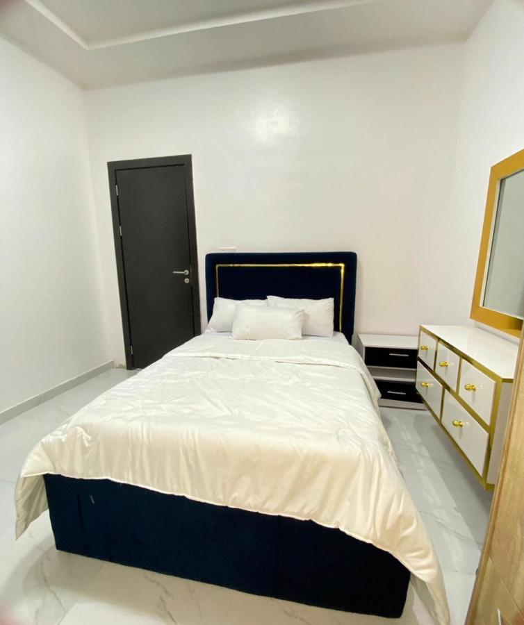 Urban Retreat Luxury Shortlet Apartment Lekki Ajah Lagos With Pool And Gym Exteriör bild