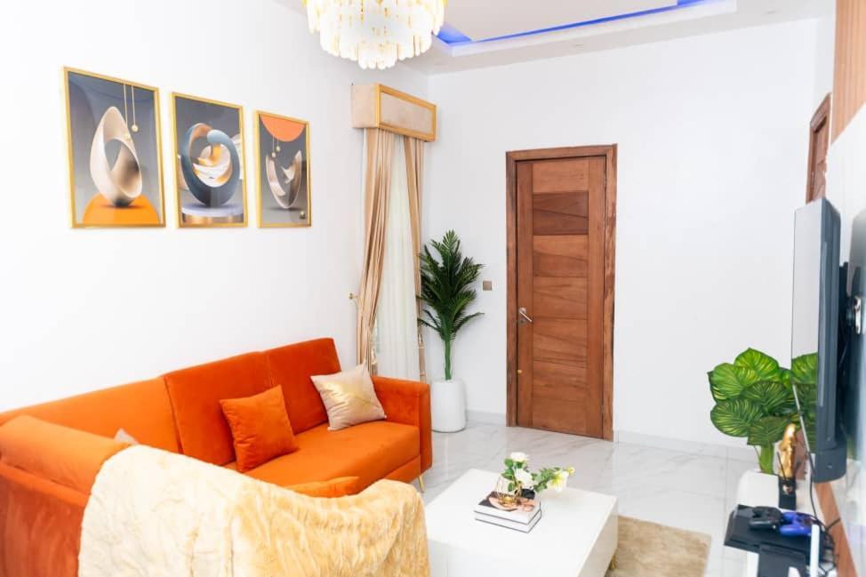 Urban Retreat Luxury Shortlet Apartment Lekki Ajah Lagos With Pool And Gym Exteriör bild