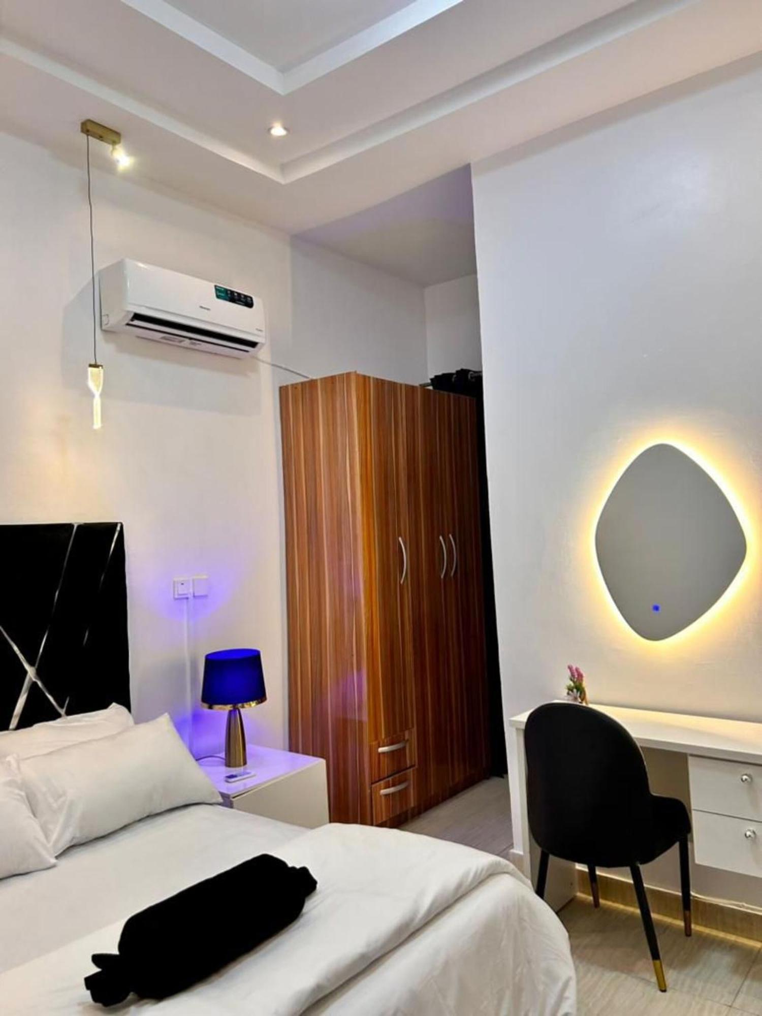 Urban Retreat Luxury Shortlet Apartment Lekki Ajah Lagos With Pool And Gym Exteriör bild