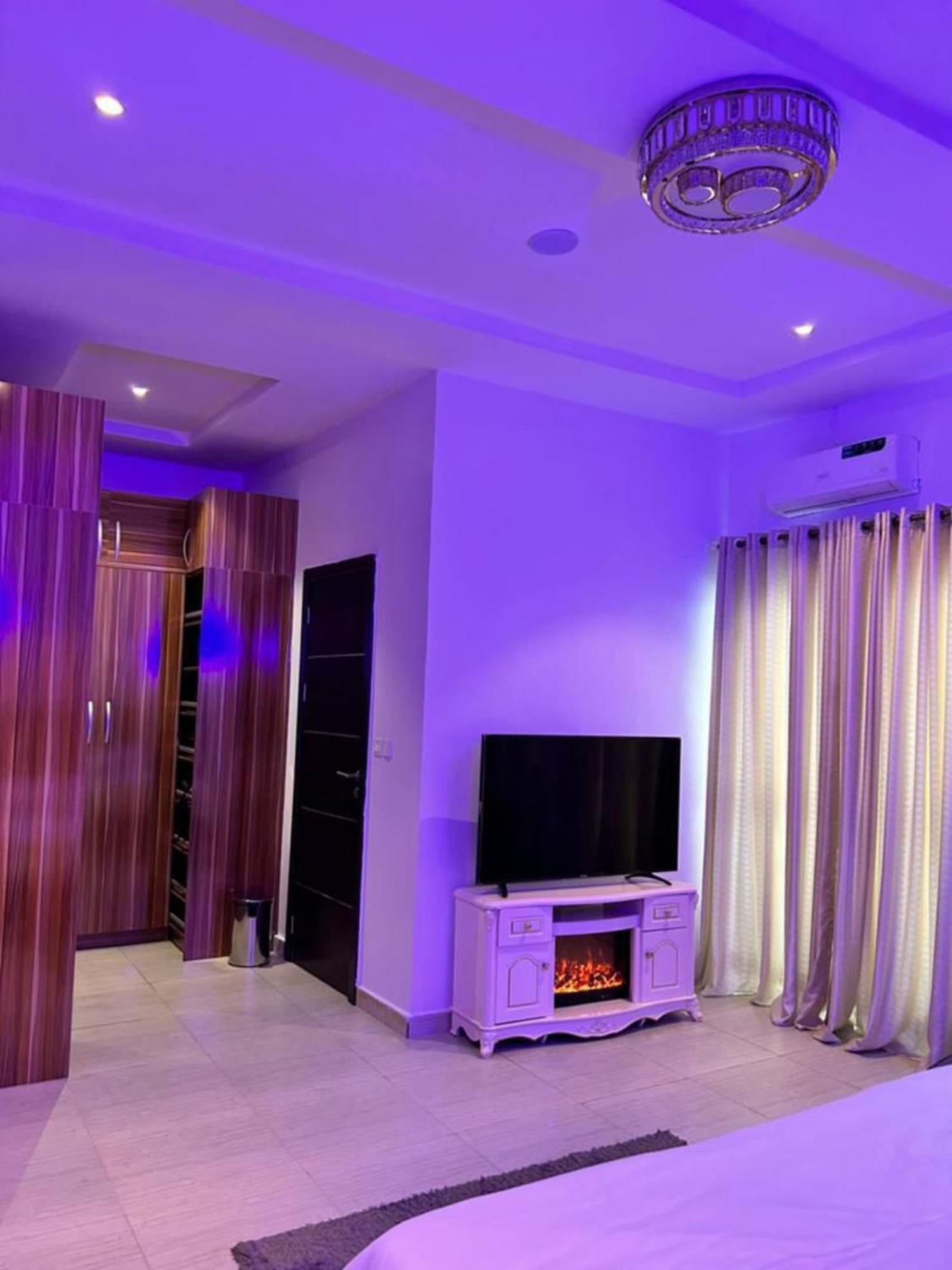 Urban Retreat Luxury Shortlet Apartment Lekki Ajah Lagos With Pool And Gym Exteriör bild